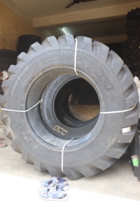 ยางรถไถคุณภาพสูงจากอินเดีย รุ่น AT 621 (16.9-28) สำหรับรถแบคโฮ ใช้ได้กับรถแทรกเตอร์การเกษตร - Product Image 4