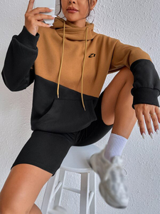 Wholesale Women's Two Tone Crossover Neck Hoodies Heavyweight Fleece Pullover Casual Winter Custom Logo Manufacturer - Product Image 5