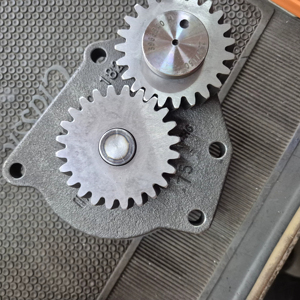 Bomba de Aceite de Motor de Alta Calidad, Duradera y de Rendimiento Eficiente - Product Image 1