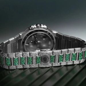 Reloj de Lujo para Hombre con Diamantes, Correa de Moissanita Plateada, Esfera de Cristal de Zafiro, Movimiento de Cuarzo ETA, Incrustaciones de Esmeralda Verde, Cierre Oculto - Product Image 3