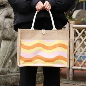 Sac fourre-tout réutilisable en toile de jute, imprimé vagues colorées, fermeture à bouton, cordon en ruban, pour le shopping, la plage, les courses, usage quotidien, femme, unisexe - Product Image 4