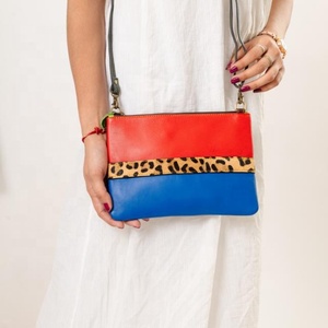 Bolso bandolera con diseño de bota de cuero de ante genuino tostado Vintage para mujer, bolso cruzado con grabado láser, portátil de Invierno para mujer - Product Image 1