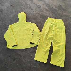 ชุดวอร์มผู้ชายแบบมีซิป ผ้าไนลอนสะท้อนแสง ปักโลโก้ตามสั่งจากโรงงาน สำหรับวิ่งออกกำลังกาย สไตล์สตรีทแวร์ กันลม - Product Image 6