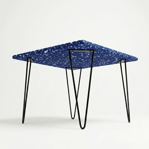 Table basse de salle à manger en plastique recyclé 4GoodThings, style moderne minimaliste, imperméable, durable, empilable, écologique, meubles pour la maison - Product Image 3