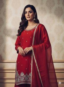 Ensemble de costume Sharara brodé rouge pour femmes avec dupatta |   Vêtements ethniques de créateurs pour mariages et fêtes - Product Image 3