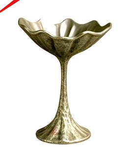 Nouveauté 2026 : Bol à noix en cuivre fini avec base au design feuille unique – Vaisselle de cuisine, décoration de table, bol de service pour fruits et noix - Product Image 3