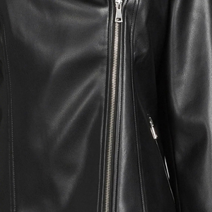 Chaqueta de Cuero para Mujer, Cómoda para Uso Diario, de Alta Calidad y Elegante, Diseñada con Material Duradero y Detalles Modernos - Product Image 5