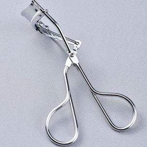 Recourbe-cils en acier inoxydable durable, outil de beauté portable avec emballage en boîte personnalisé, directement de l'usine - Product Image 1