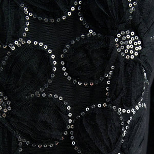 เสื้อยืดแขนสั้นผู้หญิงสีดำ คอกลม ลายดอกไม้ประดับเพชร สไตล์ลำลอง ผ้าเจอร์ซีย์ ทรงปกติ ใส่ได้ทั้งฤดูใบไม้ผลิและฤดูร้อน - Product Image 6
