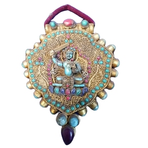Colgante Ghau de Turquesa Chapado en Oro con Diseño Budista Tibetano para Fiestas y Eventos - Product Image 3