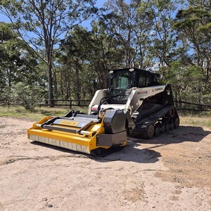 Chargeuse compacte Terex avancée avec une puissante attache broyeuse pour une coupe efficace des broussailles et la préparation des terrains - Product Image 5