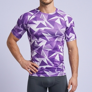 Maillot de sport OEM personnalisé pour homme, à manches courtes, compressif, extensible, pour la gym et l'entraînement, vêtement de performance athlétique - Product Image 1