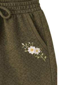 Ensemble décontracté deux pièces pour femme : débardeur court côtelé et short à cordon de serrage, broderie florale vert olive – Fabricant - Product Image 6