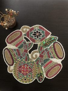 Magnifique set de table rond bohème en tissu fait main, doré et blanc, orné de perles, durable, diamètre 400 mm, épaisseur 3 mm - Product Image 5