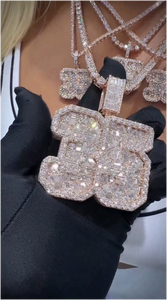 จี้เงินสเตอร์ลิง S925จาก vvvs Moissanite จี้ตัวอักษรตัวเลขที่กำหนดเองจี้พลอยสีเขียวมรกตเครื่องประดับฮิปฮอป - Product Image 3