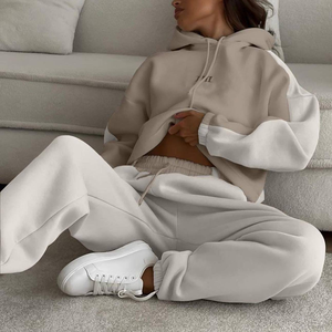 ชุดลำลองผู้หญิงขายส่ง เสื้อฮู้ดครอป กางเกงขายาวเอวสูง ชุดเซ็ต 2 ชิ้น ผ้าฟลีซเข้าชุด สวมใส่สบาย สไตล์ลำลองแนวสตรีท - Product Image 5