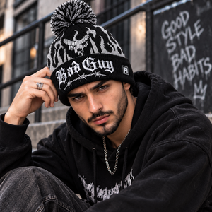 Bonnet tricoté unisexe à pompon avec motif graphique, personnalisable par broderie, revers côtelé, style streetwear, vente en gros, marque privée, USA - Product Image 3