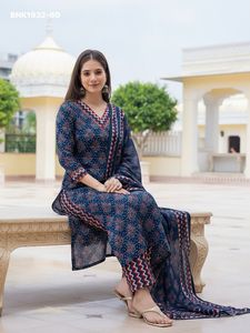 Fournisseur indien de kurtis longs et droits en rayonne de qualité supérieure avec motifs imprimés, pantalons imprimés et ensembles dupatta pour la mode féminine. - Product Image 3