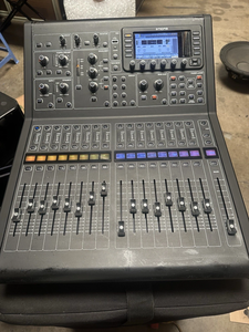 Console de mixage numérique professionnelle MIDAS M32R LIVE, 40 canaux d'entrée pour concerts, églises, studios et diffusion - Product Image 3
