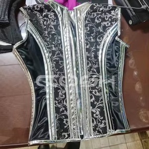 Proveedor de Chalecos Corset para Hombre de Alta Calidad, Moda y Fitness, Brocado con PVC Plateado - Product Image 4