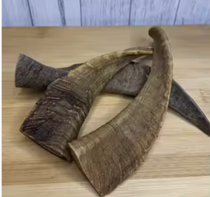 Article décoratif en corne de chèvre fait main, écologique, couleur naturelle, jouet à mâcher pour chien, friandise dure longue durée, moderne - Product Image 1