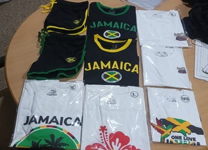 เสื้อยืด WINSTAR 140 กรัม ลายธงชาติจาเมกา One Love สำหรับผู้ชาย แขนสั้น ทรงปกติ สีขาว ผลิตจากผ้าฝ้ายผสมที่เป็นมิตรต่อสิ่งแวดล้อม ระบายอากาศได้ดี - Product Image 3