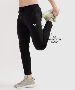 Conjunto de Muestras de Tela Mixta, Pantalones Deportivos Ajustados para Hombre, Pantalones de Gimnasio, Importados, Ns Parachute Lycra (145 GSM, 15% Lycra) - Product Image 2