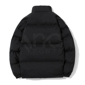 Chaqueta de invierno estilo burbuja, duradera, con aislamiento cálido y un look moderno. - Product Image 2