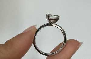 Anillos de compromiso de diamantes cultivados en laboratorio con corte esmeralda, oro macizo de 14K y 18K, engaste de cuatro garras, solitario, banda de catedral, al por mayor - Product Image 4