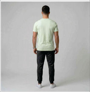 เสื้อยืดคอตตอนผู้ชายขายส่ง ดีไซน์ใหม่ เรียบง่าย แขนสั้น สวมใส่สบาย ไซส์ใหญ่ รับผลิตตามแบบ OEM ระบายอากาศได้ดี - Product Image 5