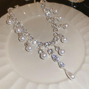 Collar Clásico Unisex de Oro Sólido de 18K con Diamante de Corte Brillante Redondo, Certificado IGI, Joyería de Moda para Bodas - Product Image 1