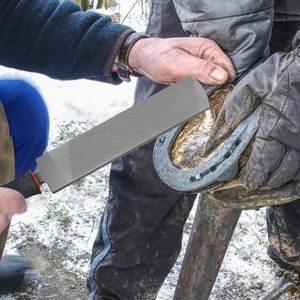 Râpes de 18 et 12 pouces pour le sablage des sabots de chevaux avec poignée, lime de coupe en acier au carbone, outils de fermeuse pour la réparation des sabots de chevaux et de chèvres - Product Image 6