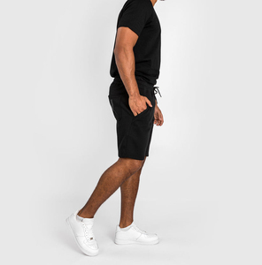 Pantalones cortos deportivos casuales para hombre, de tela de rizo, cómodos, con cintura elástica alta, estampado animal y bolsillos tipo cargo. - Product Image 1