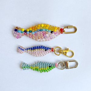 Llavero Elegante con Bordado Floral Hecho a Mano y Detalles de Cuentas Coloridas, Diseño Artístico para Bolsos de Mujer y Niña, y Regalos - Product Image 3