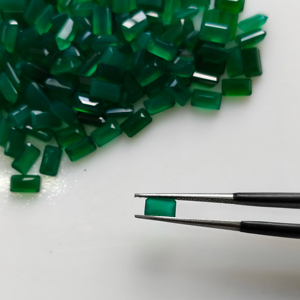 พลอยออนิกซ์สีเขียวธรรมชาติ รูปทรงแปดเหลี่ยมขนาด 5x3 มม. คุณภาพดีที่สุด สำหรับทำเครื่องประดับ จากเรดเมาน์เทน เจมส์ - Product Image 5