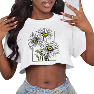 T-shirt court élégant et tendance pour femme, en tissu doux, à manches courtes, en tissu côtelé, coupe ajustée, haut tendance pour les tenues de club et de soirée - Product Image 3