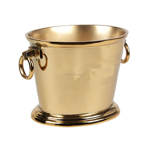 Enfriador de vino de metal con acabado chapado en oro Forma redonda Calidad superior Dos manijas laterales para servir Precio al por mayor - Product Image 4