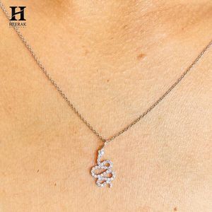 Colgante de Serpiente con Diamantes de Lujo - Collar Minimalista con Motivo Animal en Oro - Joyería Fina para Regalo - Product Image 1