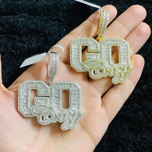 สร้อยคอจี้ตัวอักษร GO Crazy ประดับเพชรคิวบิกเซอร์โคเนีย 5A มอยส์ซาไนต์ แบบฮิปฮอปสำหรับผู้ชาย - Product Image 1