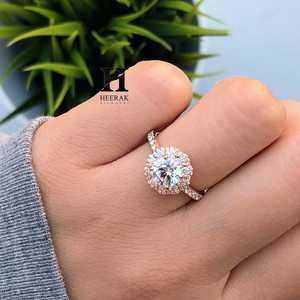 Anillo de Eternidad de Lujo con Diamantes Cultivados en Laboratorio de Múltiples Formas, Oro Blanco de 14K, Anillo de Boda con Racimo Mixto de Marquesa, Redondos y Baguette - Product Image 1