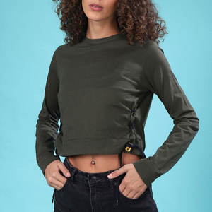 Nouveau T-shirt court à manches longues pour femme, couleur unie et design tendance, avec imprimé. - Product Image 1