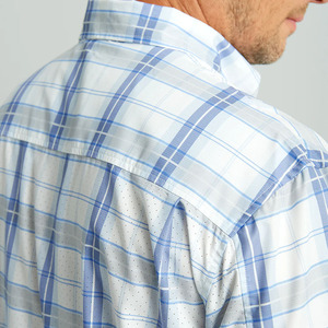 เสื้อเชิ้ตตกปลาแขนสั้นผู้ชาย ผ้าโพลีเอสเตอร์ 100% กันลม 50% น้ำหนักเบา ระบายอากาศได้ดี มีกระเป๋าซิปซ่อน ติดกระดุม พร้อมโลโก้แบบกำหนดเอง - Product Image 3