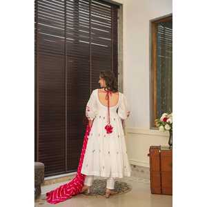 TANIYA'S Premium Quality White Conjunto de traje de mujer - Product Image 3