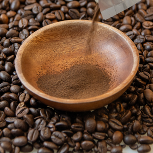 กาแฟสำเร็จรูปชนิดผงแบบสเปรย์ดราย 25 กก. บรรจุกล่อง สำหรับเครื่องทำเครื่องดื่ม รสขมต่ำ อายุการเก็บรักษายาวนาน รับผลิตแบบ OEM และฉลากสินค้าส่วนตัว - Product Image 4