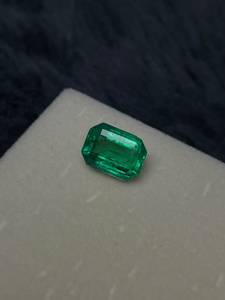 Piedra Preciosa de Esmeralda Natural, Corte Esmeralda, Color Verde, 4.0 Quilates, Material de Joyería Suelto, Valoración de Terceros - Product Image 2