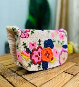 Porte-monnaie décoratif artisanal en coton brodé pour Noël et les fêtes, mini-portefeuille avec des motifs de fils colorés - Product Image 5
