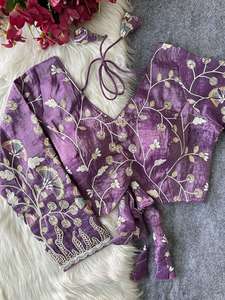 Blouse en soie prête à porter, entièrement brodée, avec de magnifiques motifs fantaisie et des perles, de style créateur. - Product Image 1