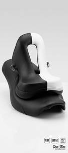 Siège de passager pour moto en cuir véritable noir et blanc bicolore pour homme avec découpe en forme de D - Product Image 1