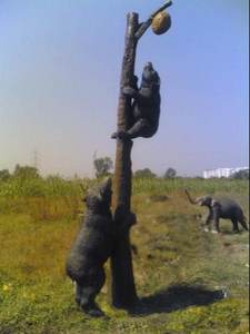 2025 exportador indio de artículos decorativos para el hogar estatua de oso para regalo de negocios regalo promocional del mercado - Product Image 2