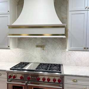Hotte de cuisine en acier inoxydable avec revêtement blanc, design attrayant, la plus vendue, faite à la main, très demandée, au meilleur design - Product Image 1